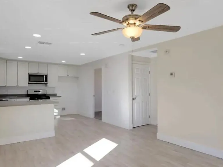 285 Del Monte Ave — Photo 9