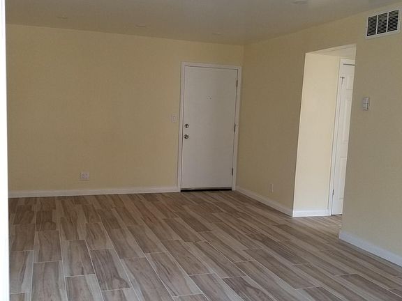 4th image of 5414 Newcastle Ave APT 9