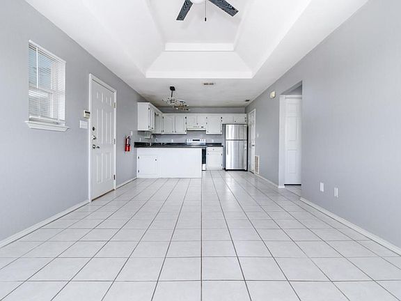 3rd image of 1802 Oasis Dr
