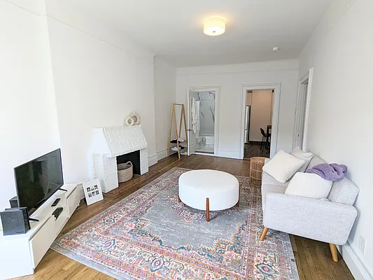 Rented by Guidance Realty Corp. | media 4