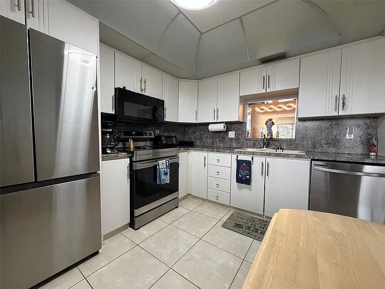 2304 Lucaya Ln #L4 — Photo 24