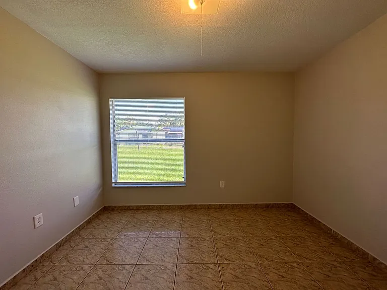 707 Wedge Ln — Photo 15