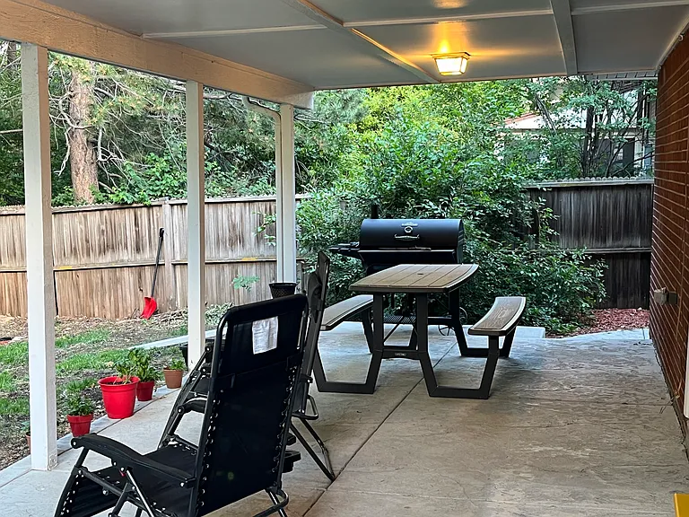 E Warren Dr — Photo 4