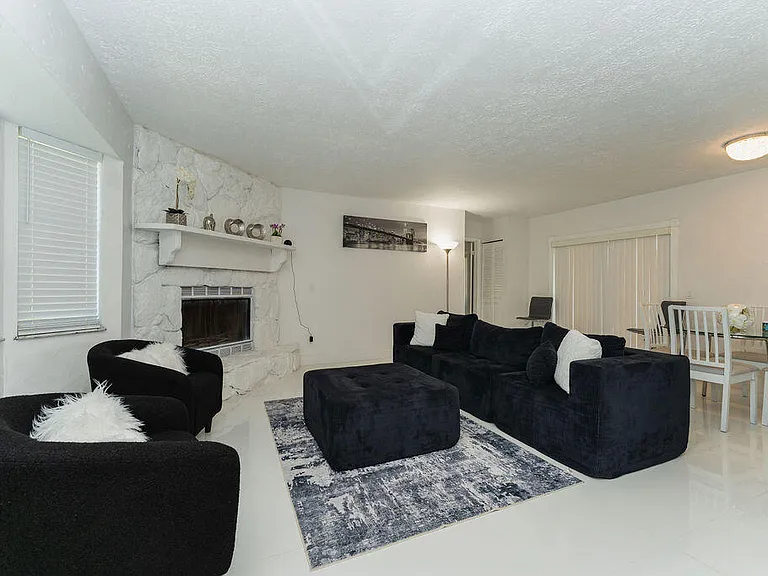 1242 SW Parma Ave — Photo 9