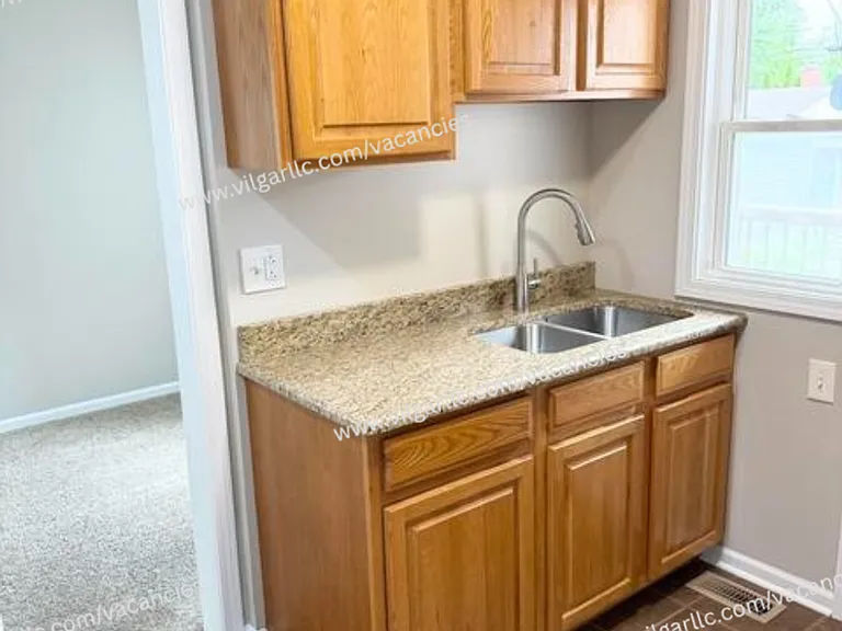 229 Broadmoor Ave — Photo 10