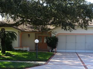 8636 Gold Pine Dr, Port Richey, FL 34668