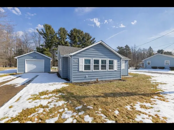 125 Edgewater Dr, Michigan Center, MI 49254
