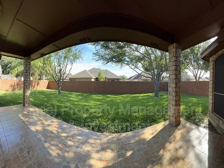 3911 Inez St — Photo 32