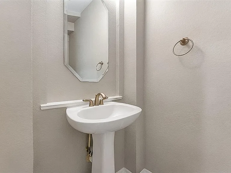 3819 Rivermoss Ln — Photo 35