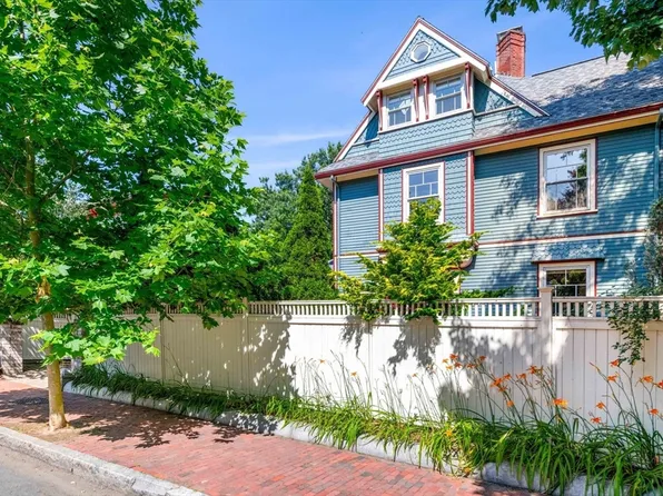 125 Magazine St #A, Cambridge, MA 02139