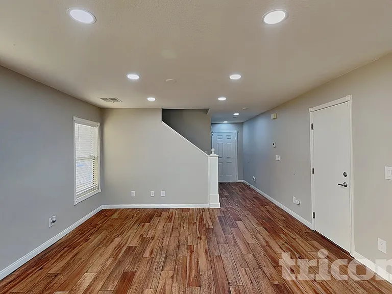 102 Health Aster Ct — Photo 3