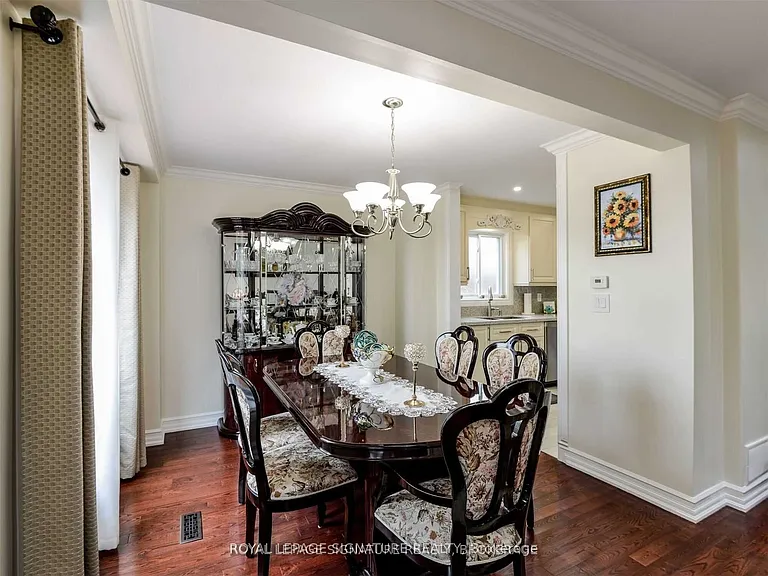 6222 Fullerton Cres — Photo 13