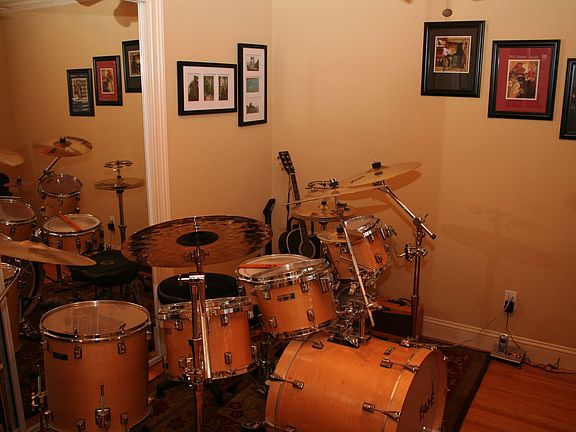 Music Room, Office, Den, bedroom