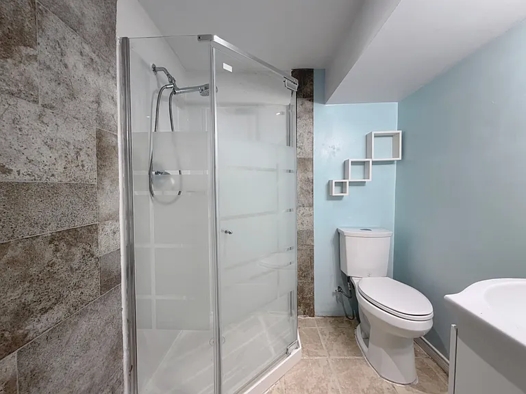 841 Garth St #2 — Photo 4