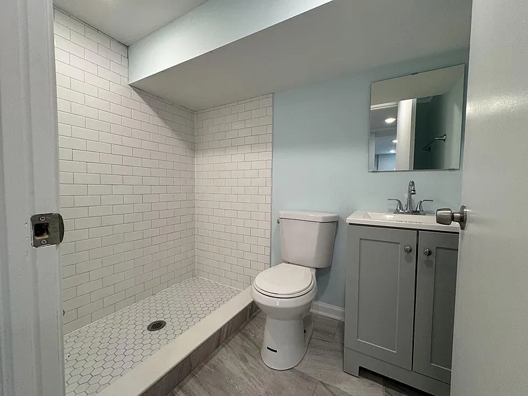 9405 Rhode Island Ave — Photo 32