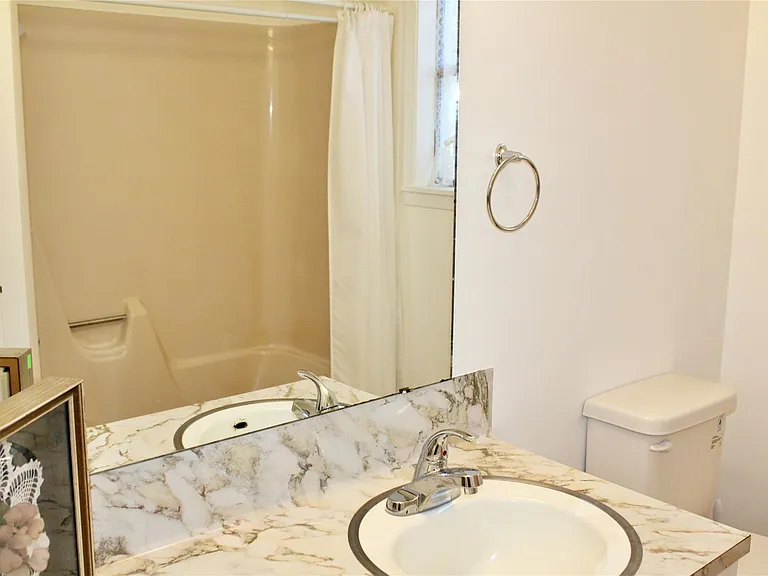 218 Smith St — Photo 19