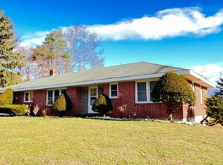 450 Moonlawn Rd, Troy, NY 12180