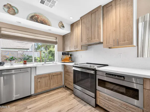 975 E LOBSTER TRAP Lane, Tempe, AZ 85283