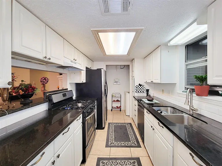 412 Land Grant Dr — Photo 15