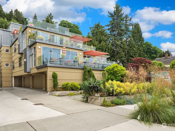 2122 Alki Avenue SW #300, Seattle, WA 98116
