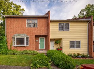 20 Saint Charles Pl, Charleston, WV 25314