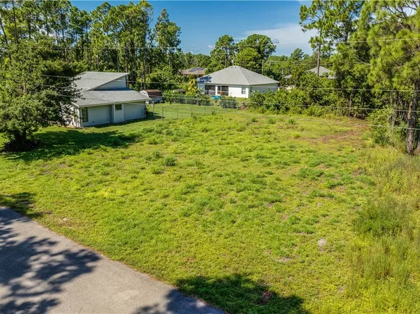 1042 Marathon Ave S, Lehigh Acres, FL 33974