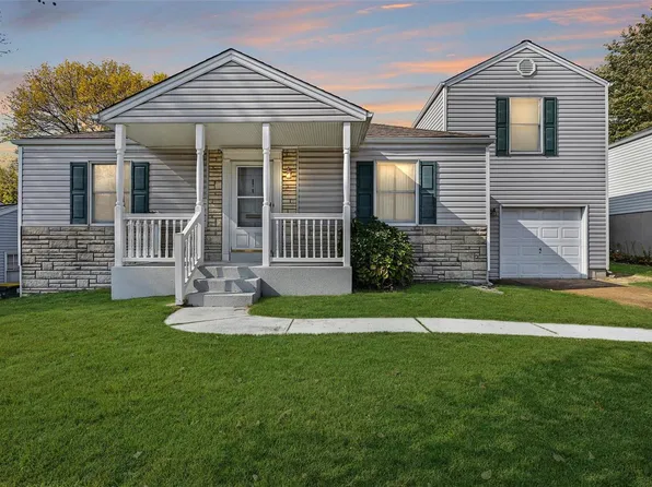 3191 La Vista Dr, Saint Ann, MO 63074