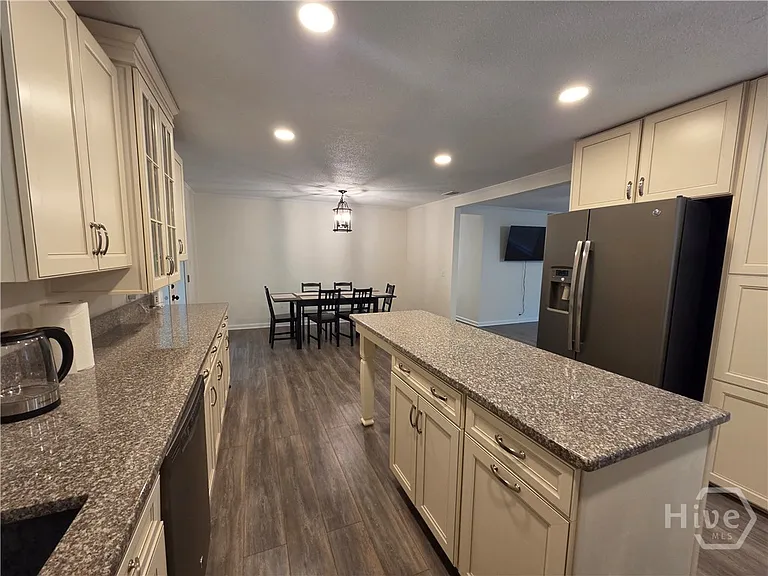 408 Salter St #A — Photo 12