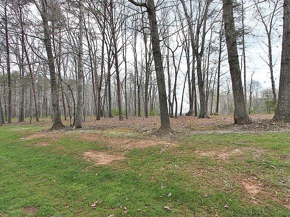 4th image of 473 Southwood Dr