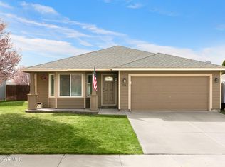 506 Cascade Ave, Moxee, WA 98936