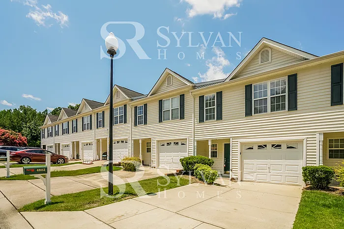 Building Photo - 4802 Tanglewood Oaks St