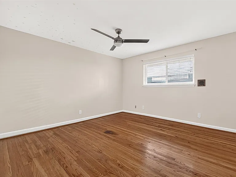 4002 Mischire Dr — Photo 35