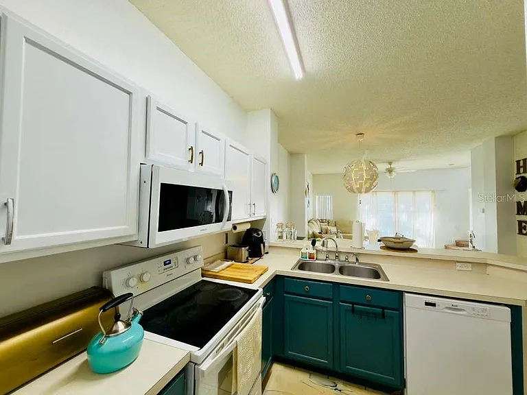 8439 Crystal Cove Loop — Photo 8