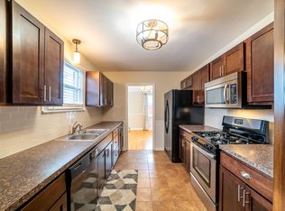 868 Kirk Dr SE, Grand Rapids, MI 49546
