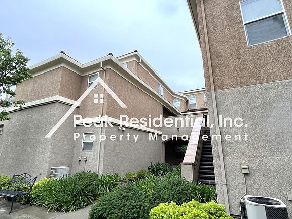 3rd image of 1000 Moon Cir Unit 1016