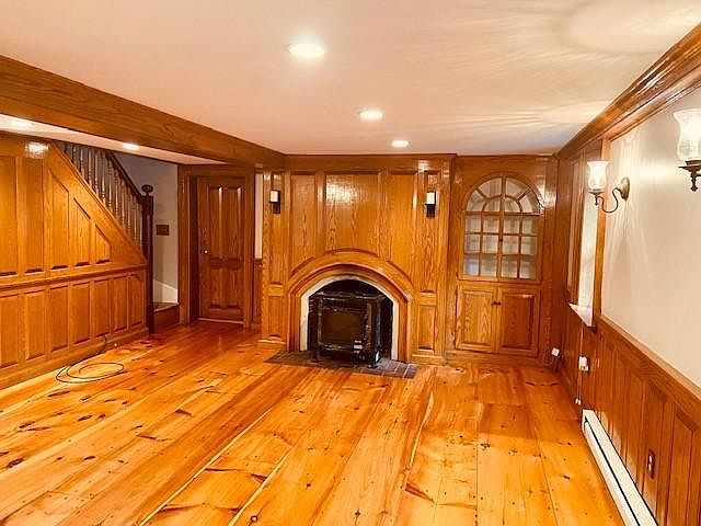 1st image of 39 Essex St #2