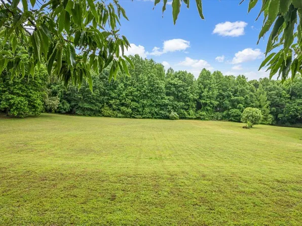 7906 Clara Chase Dr, Ooltewah, TN 37363