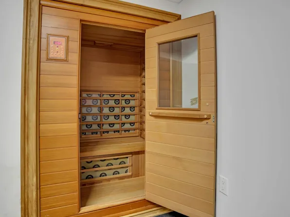 5 Boulevard image 29 of 37