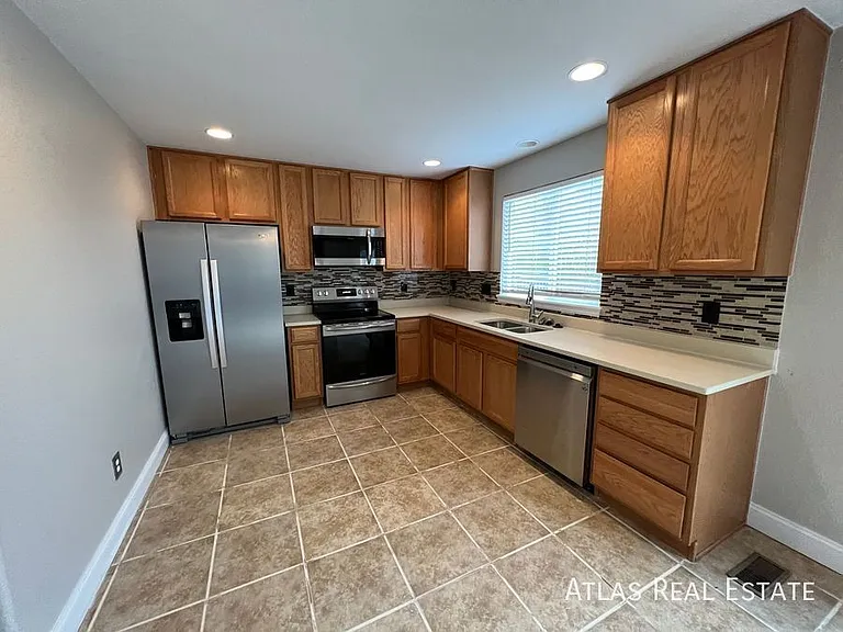 4413 Centerville Dr — Photo 5