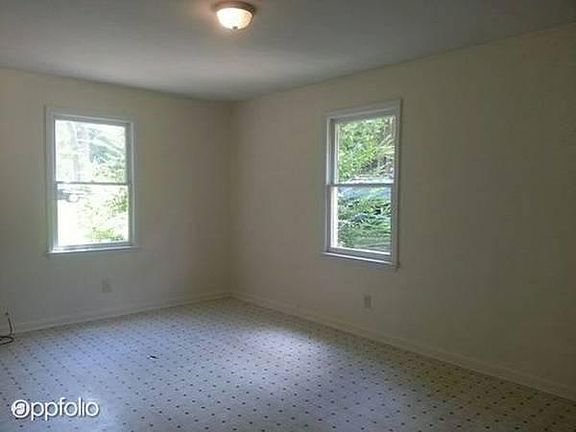 4th image of 772 Wofford St