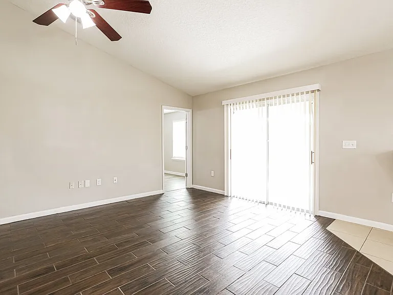 3258 Hidden Meadows Ct — Photo 4
