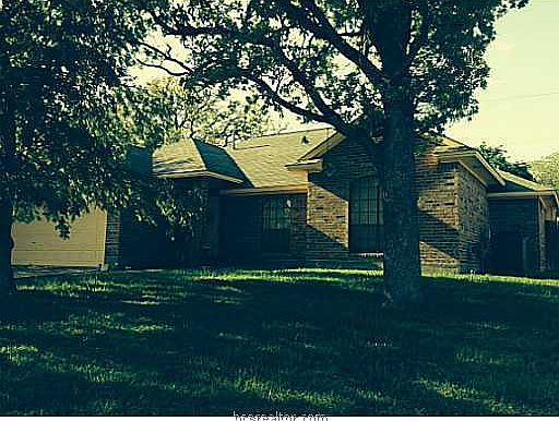 1st image of 2104 W Sleepy Hollow Ln