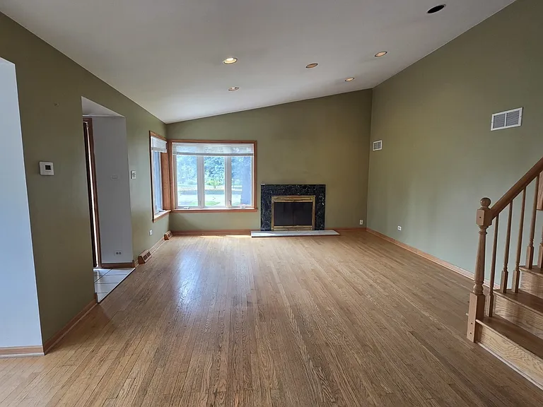 8418 W Crain St — Photo 11