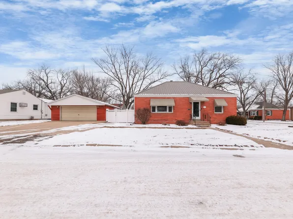 1428 Pickwick St, Ottawa, IL 61350