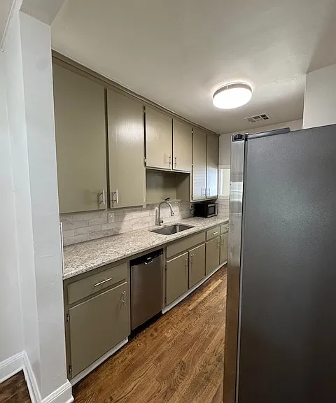 1235 S Columbia Ave — Photo 18