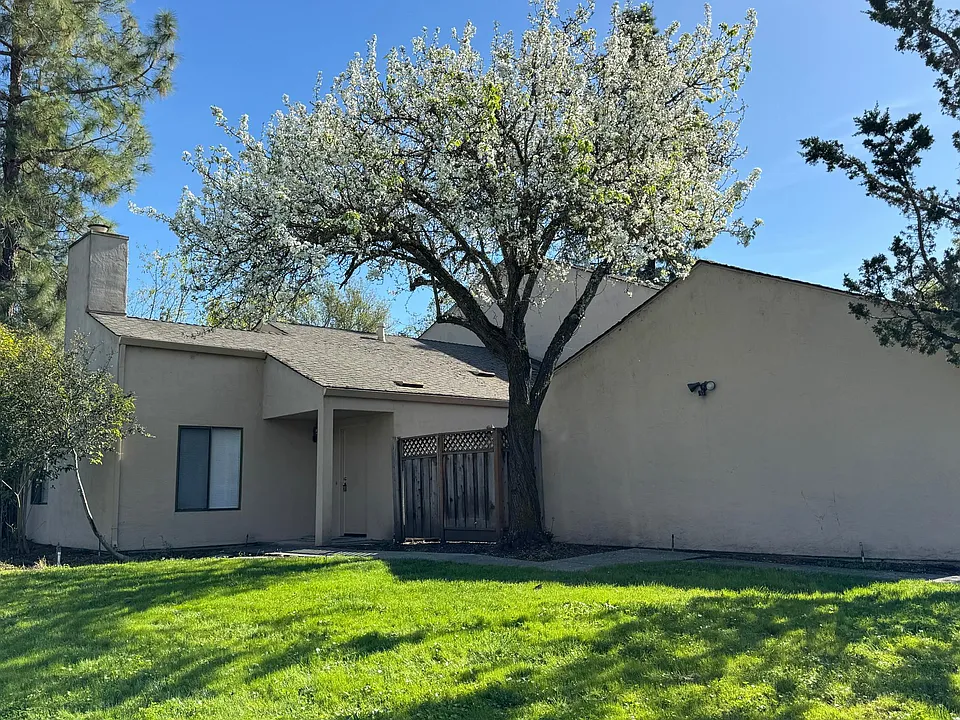 2990 Tachevah Dr