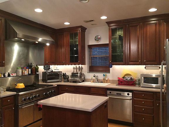 2nd image of 2032 W Chicago Ave #House