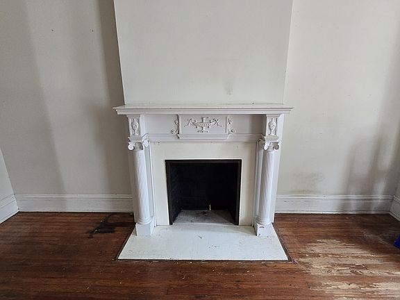 4th image of 1016 Park Ave APT C