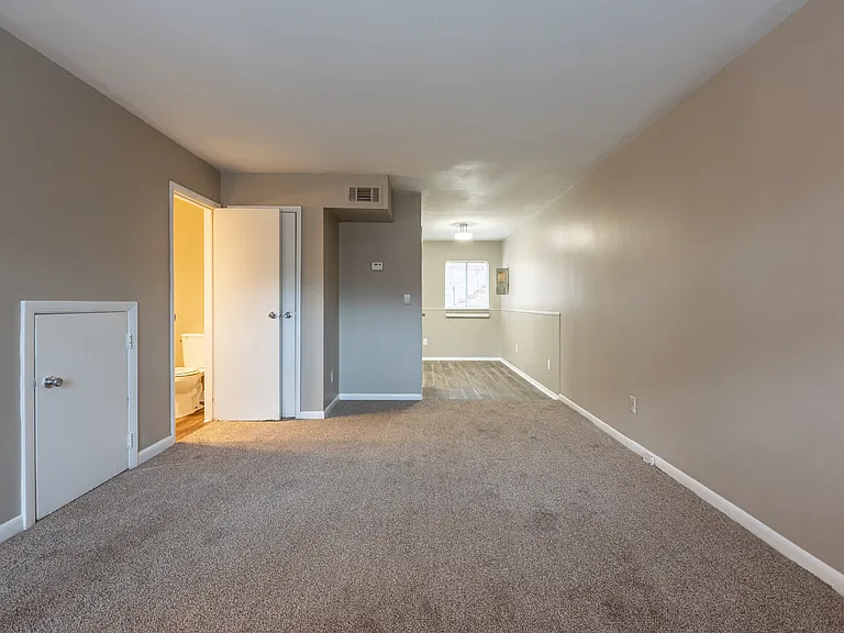 Willow Ridge Apartments — Photo 4