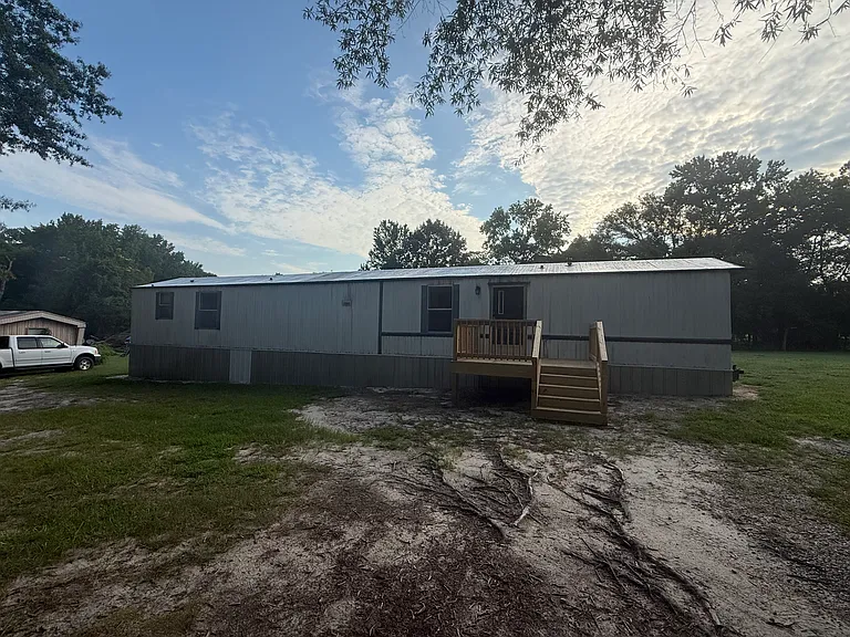 106 Arrowhead Dr — Photo 1